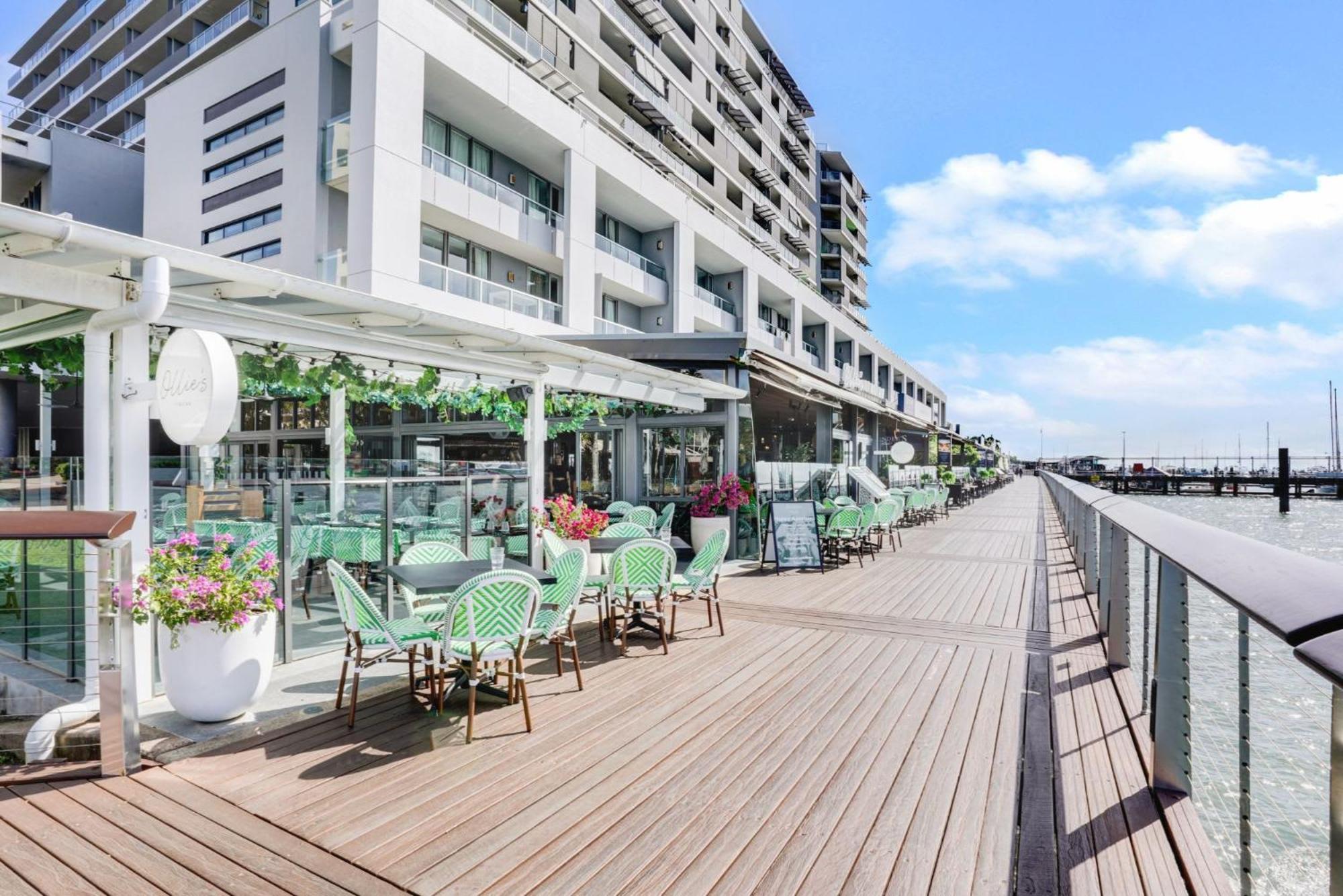 602 Harbour Lights With Ocean Views Hotel Cairns Ruang foto