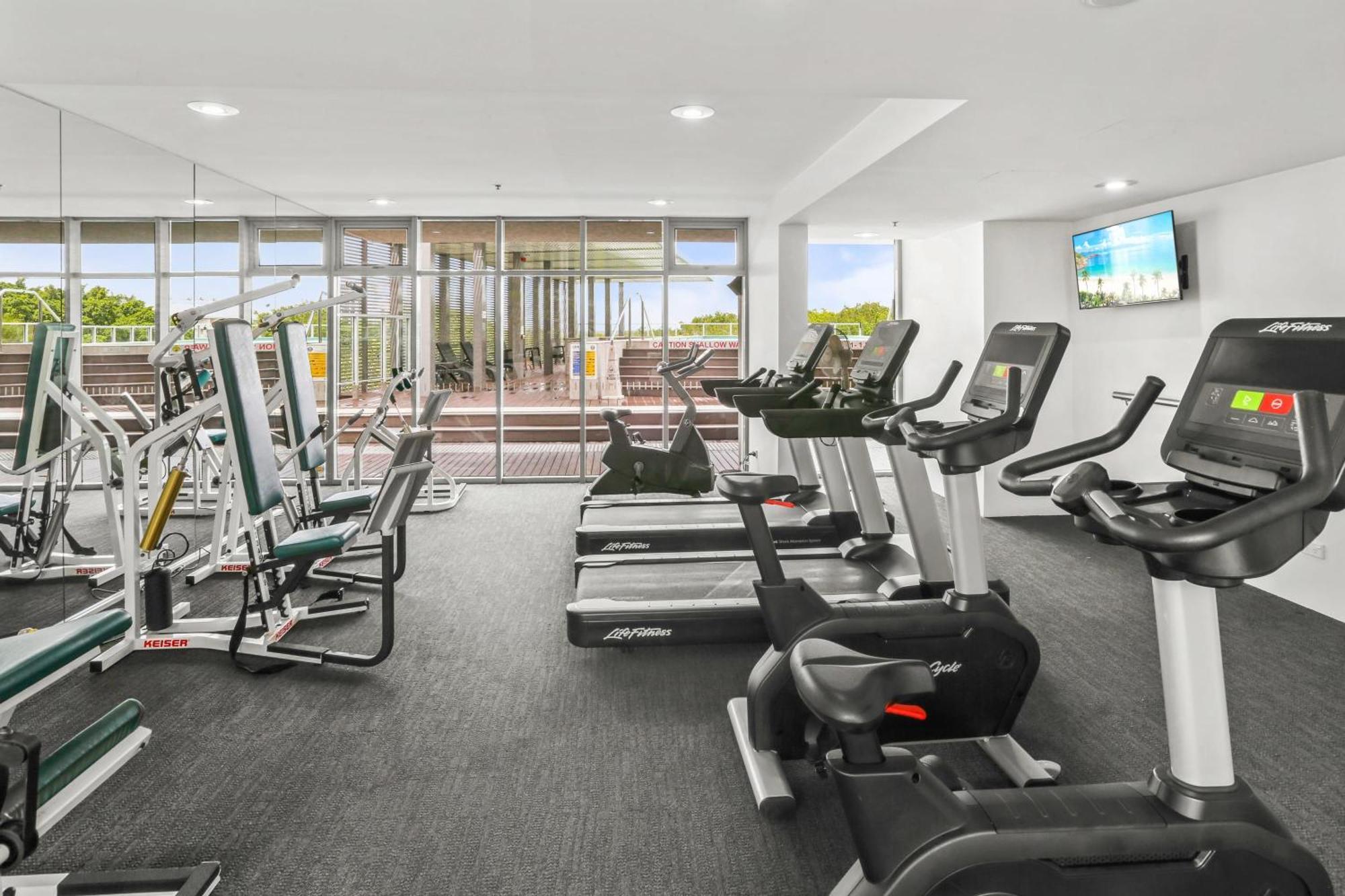 602 Harbour Lights With Ocean Views Hotel Cairns Ruang foto